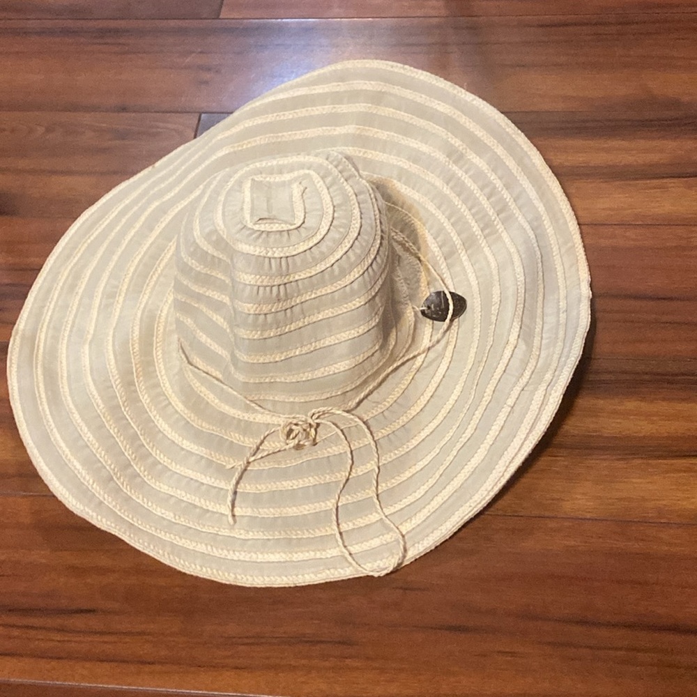 Hat - Picture 2 of 3